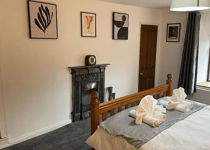 Stunning Cottage With Log Burner